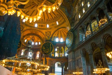 Istanbul, Türkiye: Ayasofya'nın iç. Ayasofya'nın en büyük anıt Bizans kültürü olduğunu.