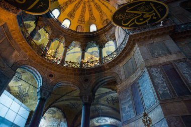 Istanbul, Türkiye: Ayasofya'nın iç. Ayasofya'nın en büyük anıt Bizans kültürü olduğunu.
