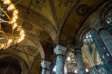 Istanbul, Türkiye: Ayasofya'nın iç. Ayasofya'nın en büyük anıt Bizans kültürü olduğunu.