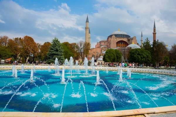 Hagia Sophia Fonte Praça Sultanahmet Basílica Patriarcal Cristã Mesquita Imperial — Fotografia de Stock