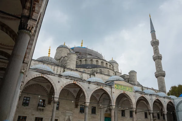 Beautiful Blue Mosque Sultanahmet Camii Entrance Temple Minarets Istanbul Turkey — Stock Photo, Image