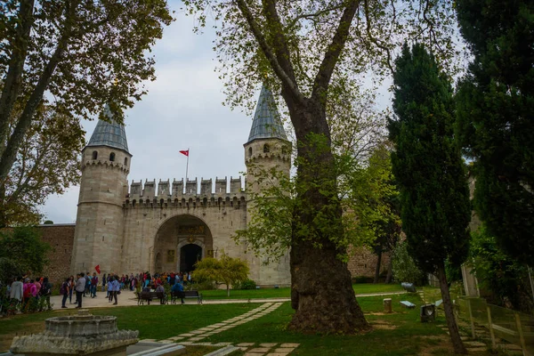 Istanbul, Türkiye: Topkapı Sarayı selamlamayı kapısı. Topkapı Sarayı Türkiye'de popüler turistik 's.