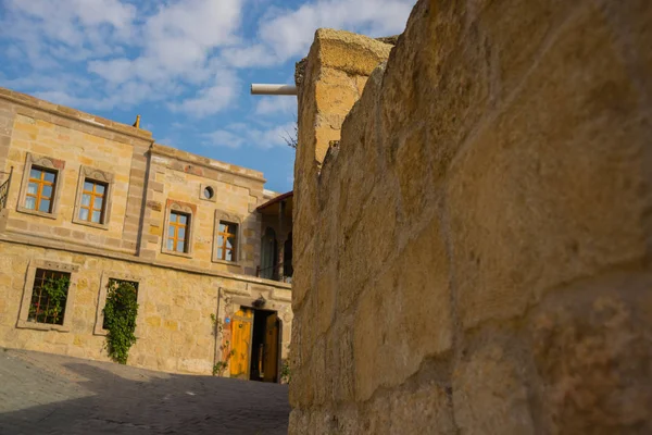 Göreme, Kapadokya: Ünlü mağara otel Göreme bulundu. Kentin güzellikler. Mağara evler görünümüyle manzara