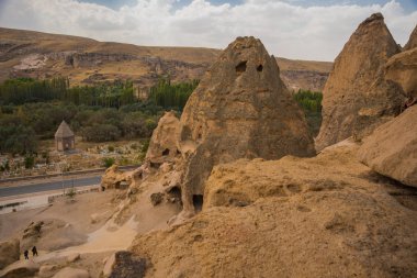 Selime Manastırı Kapadokya, Türkiye'de. Yeşil tur. Selime Ihlara Vadisi sonundaki merkezidir. Selime Manastırı Kapadokya'da en büyük dini binalardan biridir.