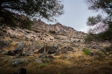 Kapadokya Ihlara Vadisi. Ihlara Vadisi, Peristrema manastır veya Ihlara Gorge geziler hiking için Türkiye'de en ünlü Vadisi var. Yeşil Tur.