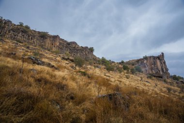 Kapadokya Ihlara Vadisi. Ihlara Vadisi, Peristrema manastır veya Ihlara Gorge geziler hiking için Türkiye'de en ünlü Vadisi var. Yeşil Tur.