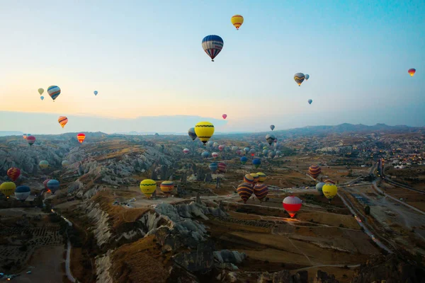 Capadócia Turquia Balão Contra Céu Azul Voo Divertimento Colorido Forma — Fotografia de Stock