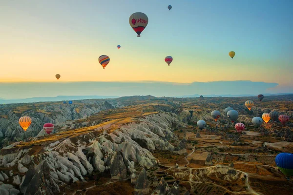 Cappadocia Turkey Balloon Flight Dawn Beautiful View Mountains Balls Hot — Stock Photo, Image