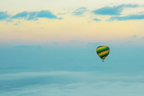 Kapadokya Türkiye Kapadokya Bölgesi Nde Sıcak Hava Balonları Gün Doğumunda — Stok fotoğraf