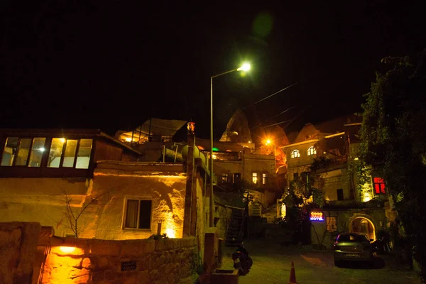 Goreme Turkey Night Landscape Old Rocks Serve Houses Hotels Tourists — Stock Photo, Image