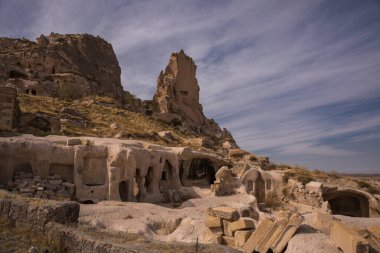 Uçhisar, Cappadocia, Anadolu: Kale Urchisar Kalesi Kapadokya bölgesinin en yüksek noktası yer. Evleri hillside inşa edilir.