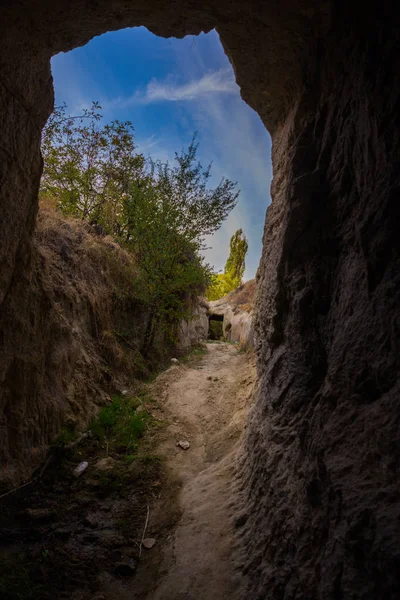 Landschaftlich Reizvoller Natürlicher Felstunnel Auf Dem Bergwanderweg Tal Kappadokien Goreme — Stockfoto