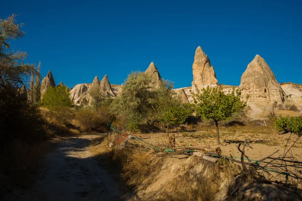 Piękna Górskich Krajobrazów Widok Góry Latem Słoneczne Dni Cappadocia Anatolia — Zdjęcie stockowe