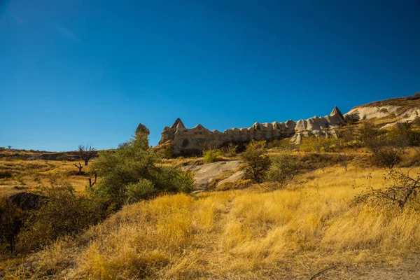 Montanhas Incomuns Tempo Ensolarado Verão Bela Paisagem Verão Com Colinas — Fotografia de Stock