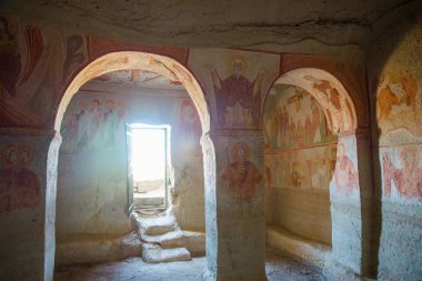 Göreme, Kapadokya Anadolu, Turkey: Resim ile tapınağın iç. Kilisenin fresk erken bir Ortodoks fresk ile. Unesco Dünya Miras Listesi
