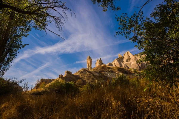 Cappadocië Turkije Landschap Met Prachtige Stenen Vallei Tegen Blauwe Hemel — Stockfoto