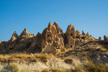 Kurtlar Vadisi Kapadokya Anatoli Göreme şehir yakınındaki kayalarda görünümünü. Popüler cazibe.