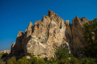 Kapadokya, Orta Anadolu, Türkiye benzersiz jeolojik oluşumlar. Kapadokya bölgesi, Vadisi, Kanyon, volkanik dağların arasında bulunan tepeler.