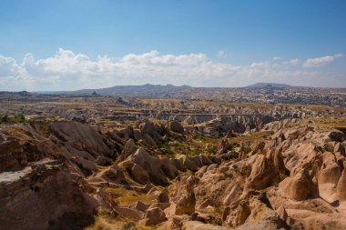 Kırmızı Vadisi, Kızılçukur. Güzel manzara, dağlar ve kayalar gözlem güverte Aktepe, Nevşehir ili Kapadokya, Anadolu.