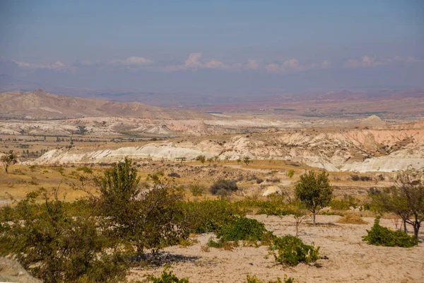 Hermoso Paisaje Otoñal Campos Rocas Montañas Parque Nacional Goreme Anatolia — Foto de Stock