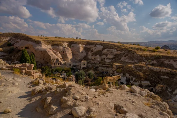 Cavusin Törökország Kilátás Erőd Falu Közelében Goreme Cappadocia Anatólia Cavusin — Stock Fotó