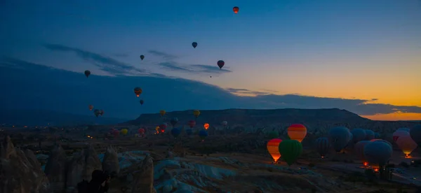 Cappadocia Göreme Anatolia Turcja Latające Balony Latające Nad Skały Krajobraz — Zdjęcie stockowe