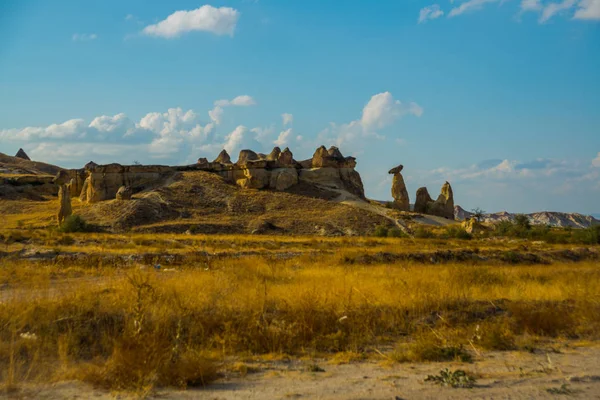 Hermoso Paisaje Montañas Rocas Forma Setas Chimeneas Hadas Capadocia Anatolia — Foto de Stock