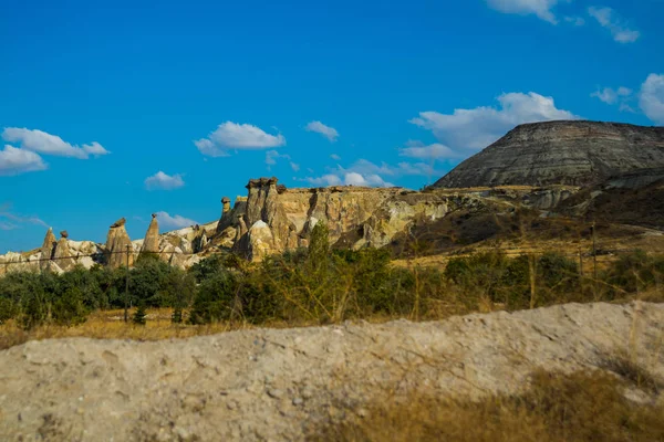 Kayalar Mantar Gibi Şekilleniyor Peribacaları Kapadokya Anadolu Türkiye Cavuşin Town — Stok fotoğraf