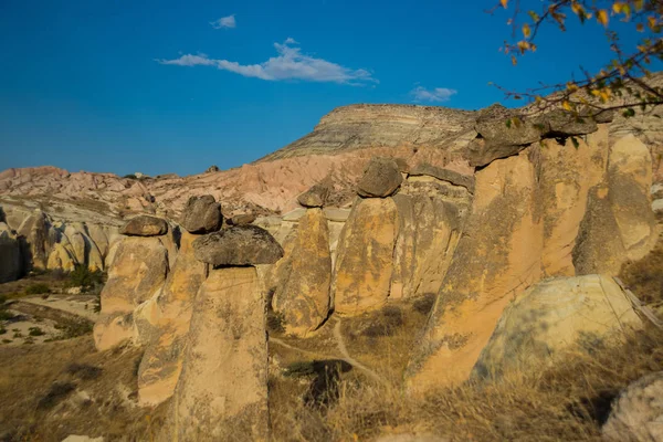 Популярные Скалы Образуют Грибы Красивый Пейзаж Необычными Горами Fairy Chimneys — стоковое фото