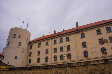 Riga, Letonya: Riga, Letonya Cumhurbaşkanı Köşkü Letonya başkentinde Daugava Nehri üzerinde bir kale Rigas kalesidir. Riga Şehir tarihi merkezinde bir Unesco Dünya mirası olduğunu