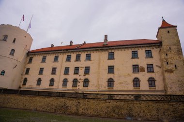 Riga, Letonya: Riga, Letonya Cumhurbaşkanı Köşkü Letonya başkentinde Daugava Nehri üzerinde bir kale Rigas kalesidir. Riga Şehir tarihi merkezinde bir Unesco Dünya mirası olduğunu
