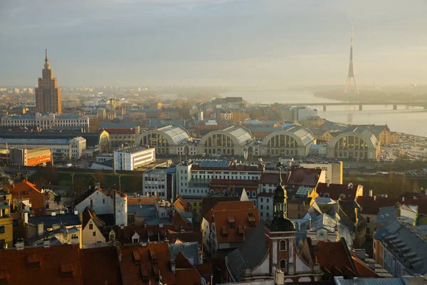 Riga Lettland Vacker Topp Utsikt Över Staden Floden Bridge Och — Stockfoto