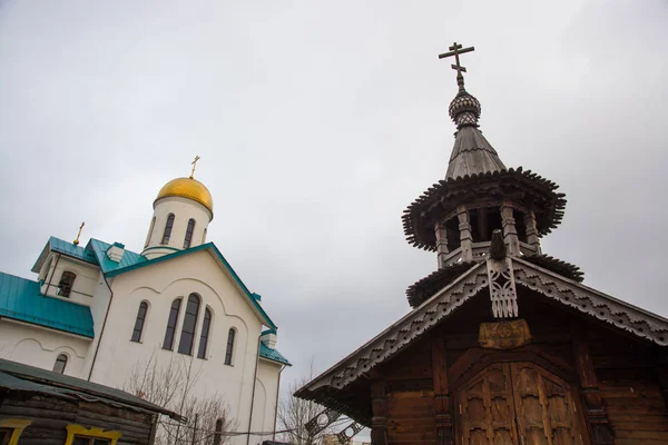 San Petersburgo Rusia Capilla Madera Con Campanario Pórtico Tallado Iglesia — Foto de Stock