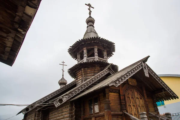 San Petersburgo Rusia Capilla Madera Con Campanario Pórtico Tallado Iglesia — Foto de Stock