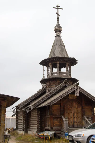 Αγία Πετρούπολη Ρωσία Ξύλινο Παρεκκλήσι Ένα Καμπαναριό Και Ξυλόγλυπτο Βεράντα — Φωτογραφία Αρχείου