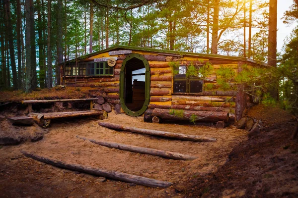 Schönes Holzhaus Mit Runder Tür Wald Russland Leningrader Region Petersburg — Stockfoto