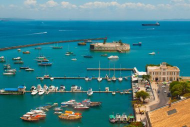 Salvador, Brezilya: Salvador Bahia San Marcelo Fort. Salvador liman kenti üst görünümü.