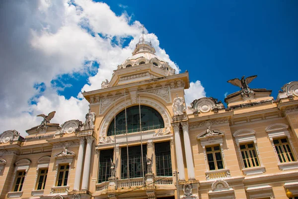 SALVADOR, BRASIL: Río Branco. Edificio clásico en la ciudad alta Sao Salvador da Bahia — Foto de Stock