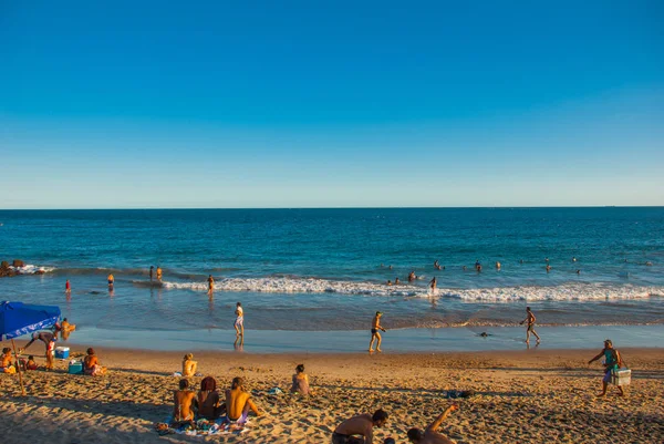 SALVADOR, BRASIL: La playa frente al atardecer. Porto da Barra —  Fotos de Stock