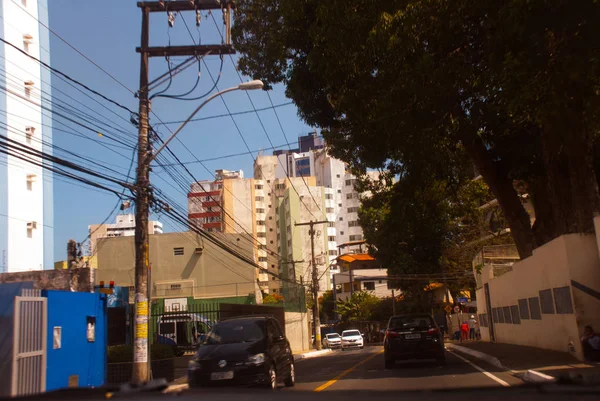 SALVADOR, BAHIA, BRASIL: Edificios modernos en la ciudad, discrito residencial . — Foto de Stock