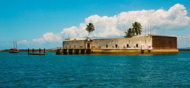 Salvador, Brezilya: Salvador Bahia San Marcelo Fort. Salvador liman kenti üst görünümü.