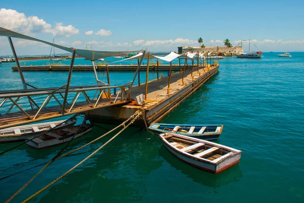 Salvador, Brazilië: Fort van San Marcelo in Salvador Bahia. Top uitzicht op de havenstad Salvador. — Stockfoto