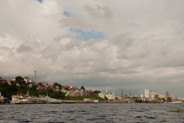 Manaus, Amazonas, Brezilya: Gemide popüler turist gezisi. Liman kenti Manaus'a tekneyle bak.