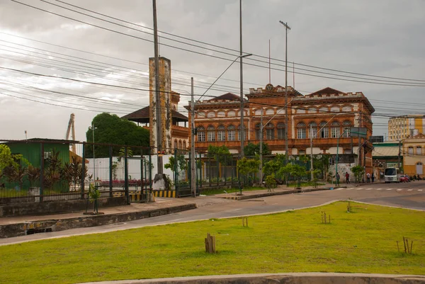 Manaus, Amazonas, Brazília: utca és házházak a kikötővárosban, Manaus — Stock Fotó