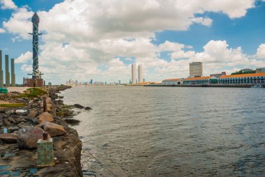 Recife, Pernambuco, Brezilya: Ünlü Brezilyalı heykeltıraş Francisco Brennand'ın eşsiz eserlerinin yer aldığı bir resifin üzerindeki Haborside parkı.
