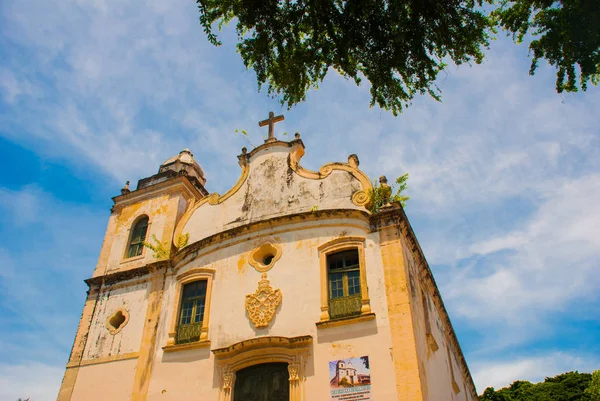 Olinda, Pernambuco, Brazílie: stará krásná katolická církev v Olindě. Olinda je koloniální město na severovýchodním pobřeží Brazílie. — Stock fotografie