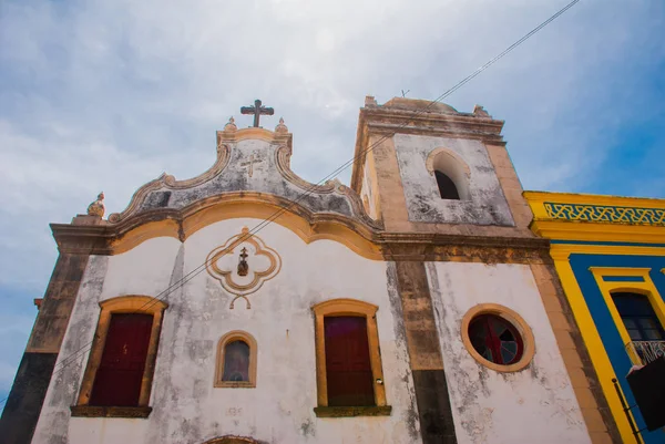 Olinda, Pernambuco, Brasilien: gamla vackra katolska kyrkan i Olinda. Olinda är en kolonialstad på Brasiliens nordöstra kust. — Stockfoto