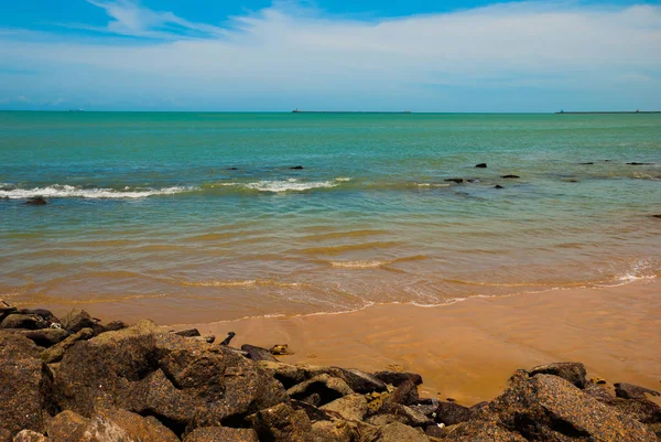 Olinda, Pernambuco, Brezilya: Olinda plaja bakan güzel manzara. Yüzmek burada tehlikelidir köpekbalıkları yüzmek..