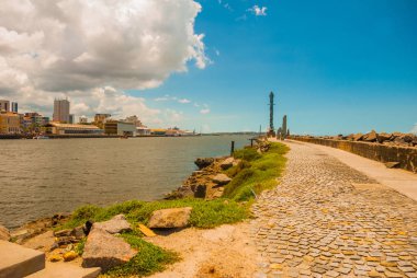 Recife, Pernambuco, Brezilya: Recife, Pernambuco Brezilya'nın kuzeydoğu eyaletinin başkenti, birçok nehirler, köprüler, adacıklar ve yarımadalar ile ayırt edilir.