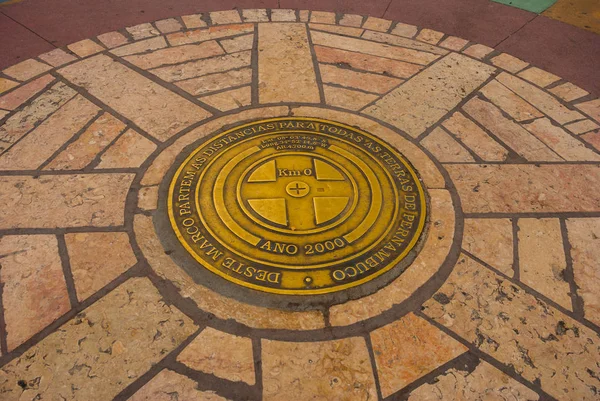 Recife, pernambuco, brasilien: panoramablick auf den marco zero square im antiken recife viertel — Stockfoto